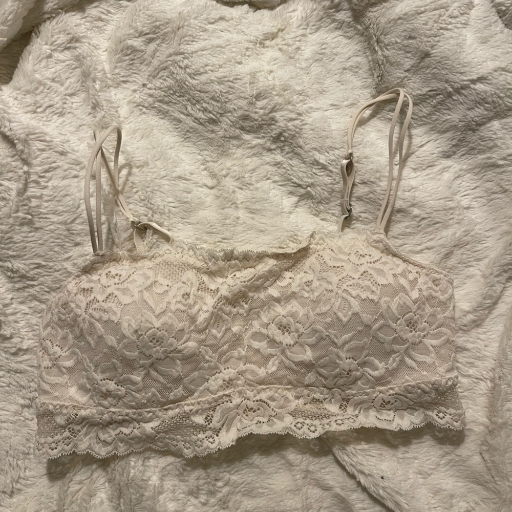 Brand:Abercrombie&Fitch, Size:Small, Color:White